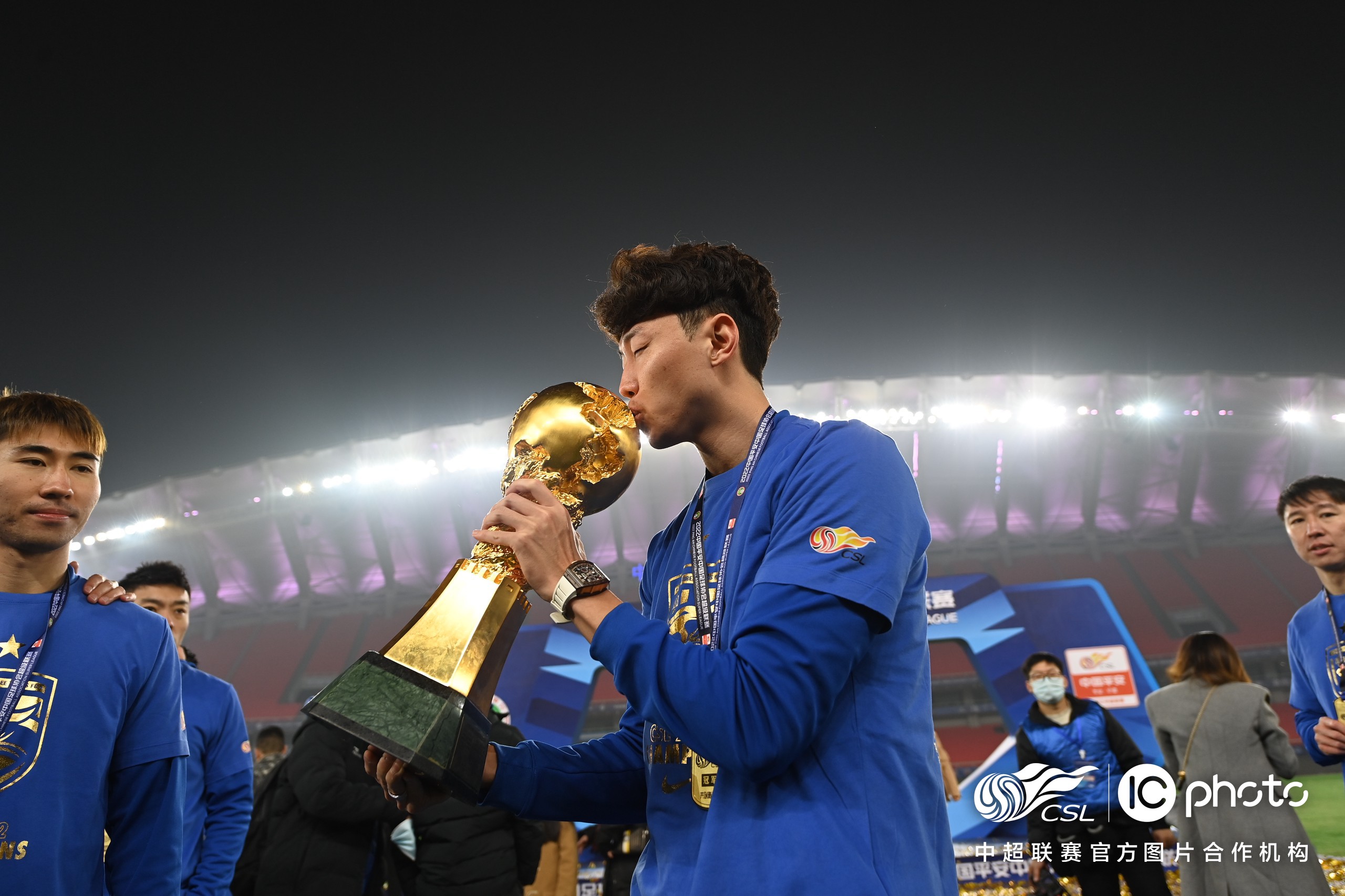 开云登录-浙江队训练开放日，今晚扳平良机引欢呼，中超在即，阵容厚度经受考验的简单介绍